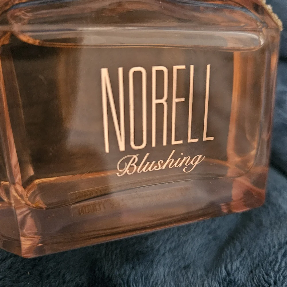 **FINAL PRICE ***Blushing by Norell Eau de Parfum 3.4 Oz 100ml. EUC. - Picture 2 of 5